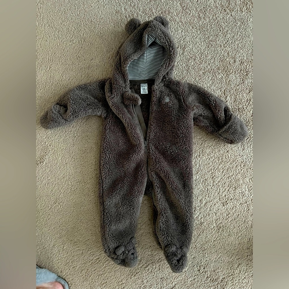 Carter’s Infant Onesie Suit- 6 months
